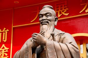 「具力業門」中的「師長」是專指佛門中的善知識，還是也包含世間學校裡的老師？